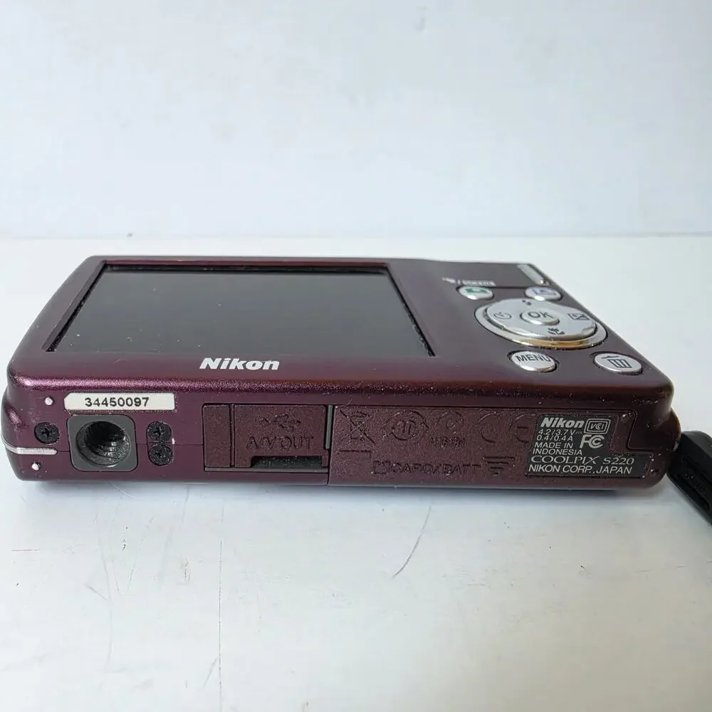 Nikon Coolpix S220 Digital Camera Plum Charger 3 Batteries 3X Zoom 10.0 MP
